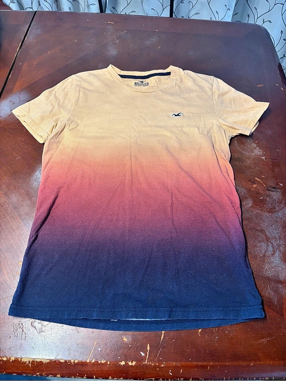 Hollister Must-Have Collection Ombre Logo Tee in Blue & Pink Size XS